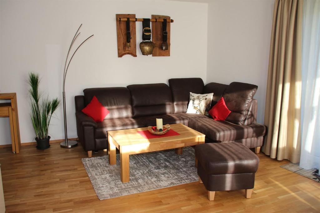 Kalzhofen Apartment | FeWo Glockenstüble mit Schwimmbad und Sauna