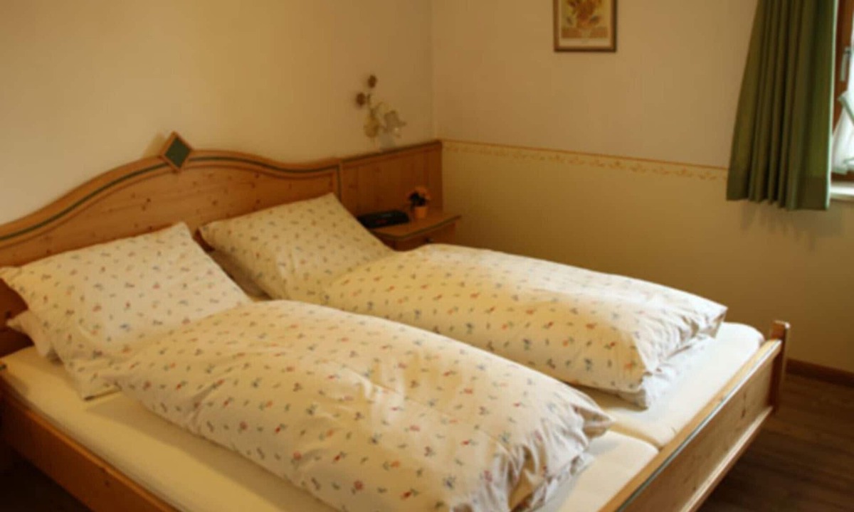 Grassau Apartment | Fewo Sonnenblume 59 qm f. 2-4 Pers., Wohn-Schlafraum getrennt, Kochnische, Balkon.