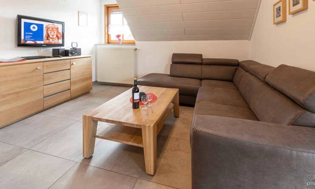 Bernheck Apartment | FeWo3 Red windflower - Ferienhaus Maul