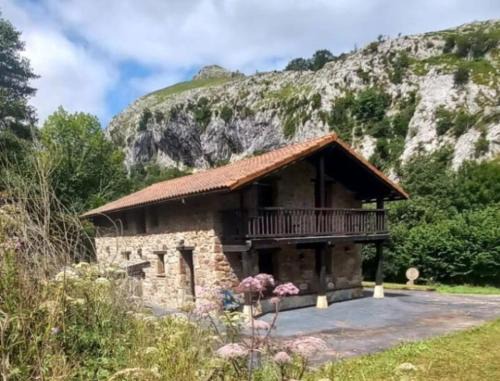 San Roque de Riomiera House | Finca La Niña en Valles Pasiegos