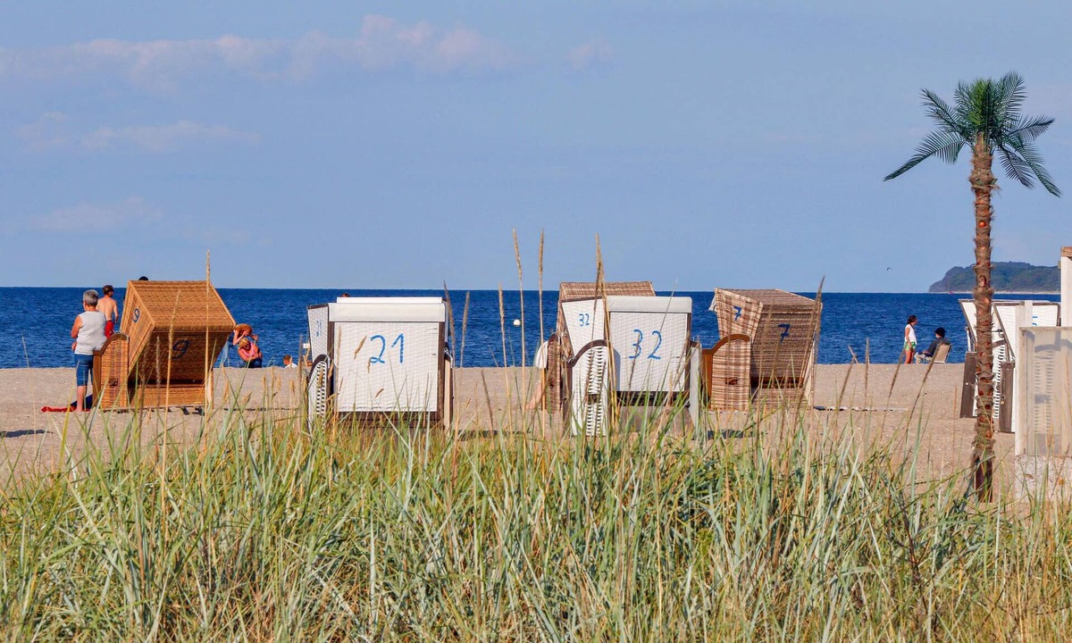 Travemuende House | Fine sand, 4. 5 kilometres long and wider than anywhere else on the German Baltic Sea coast.