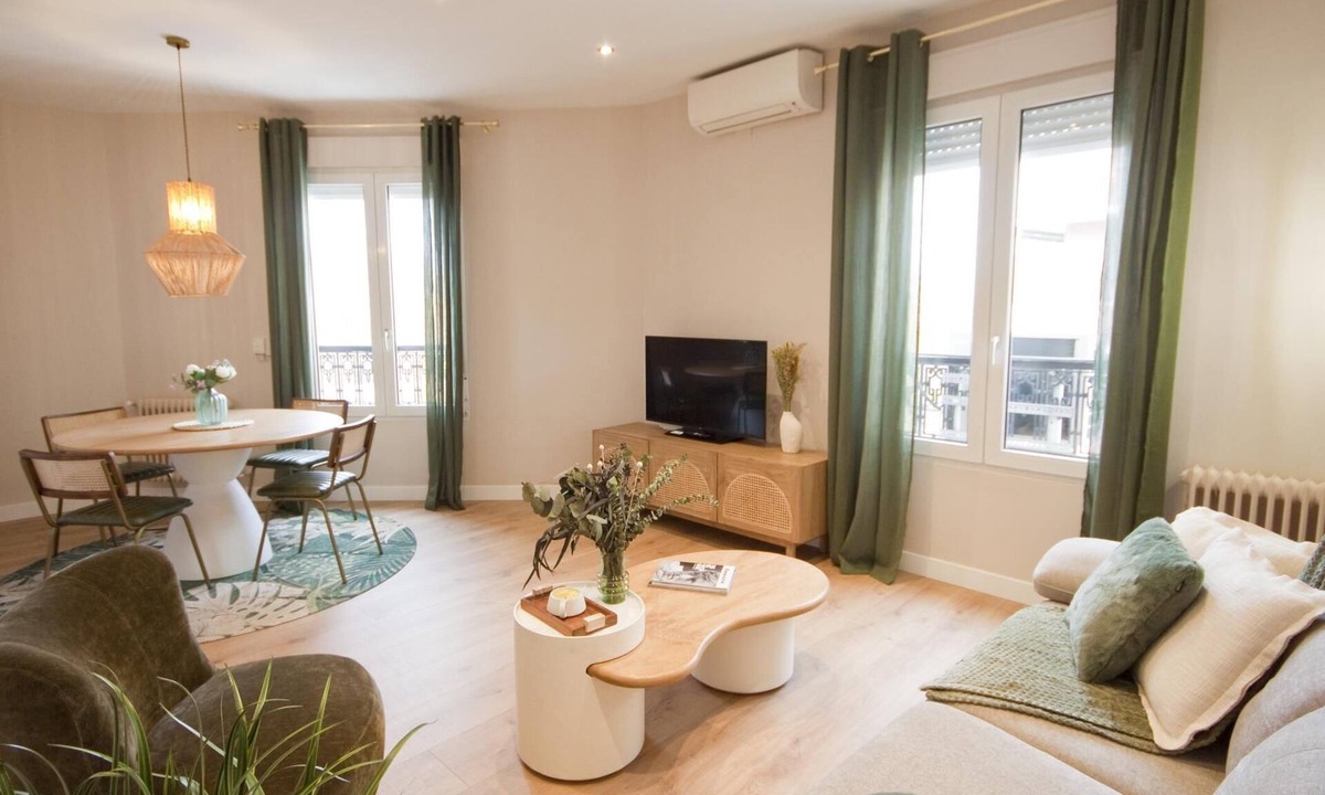 Imperial Apartment | Flat with parking in Madrid Rio