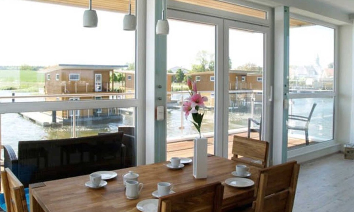 Kroeslin Boat Rental | Floating House 4 Oie with fireplace and pet - 01. Floating Houses (95 m²) with