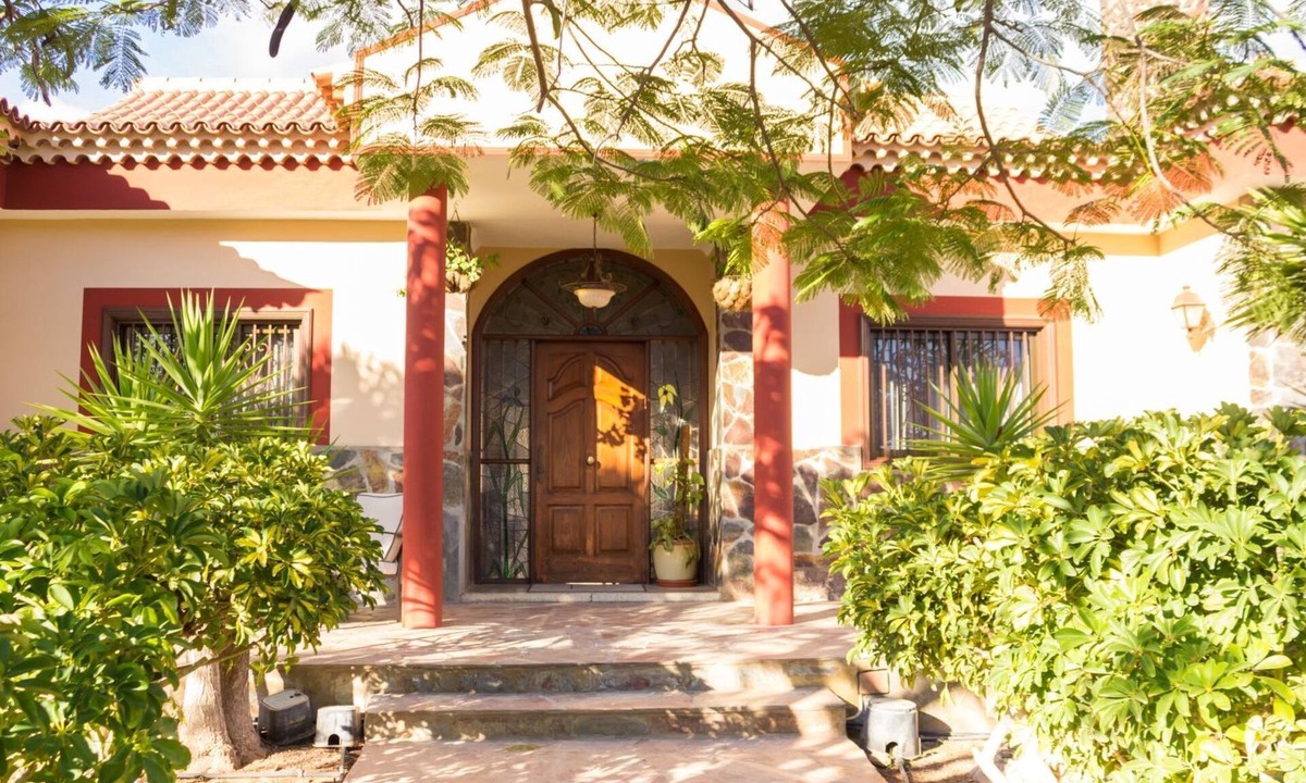 Las Rosas House | "Floratere" mit Terrasse by Interhome