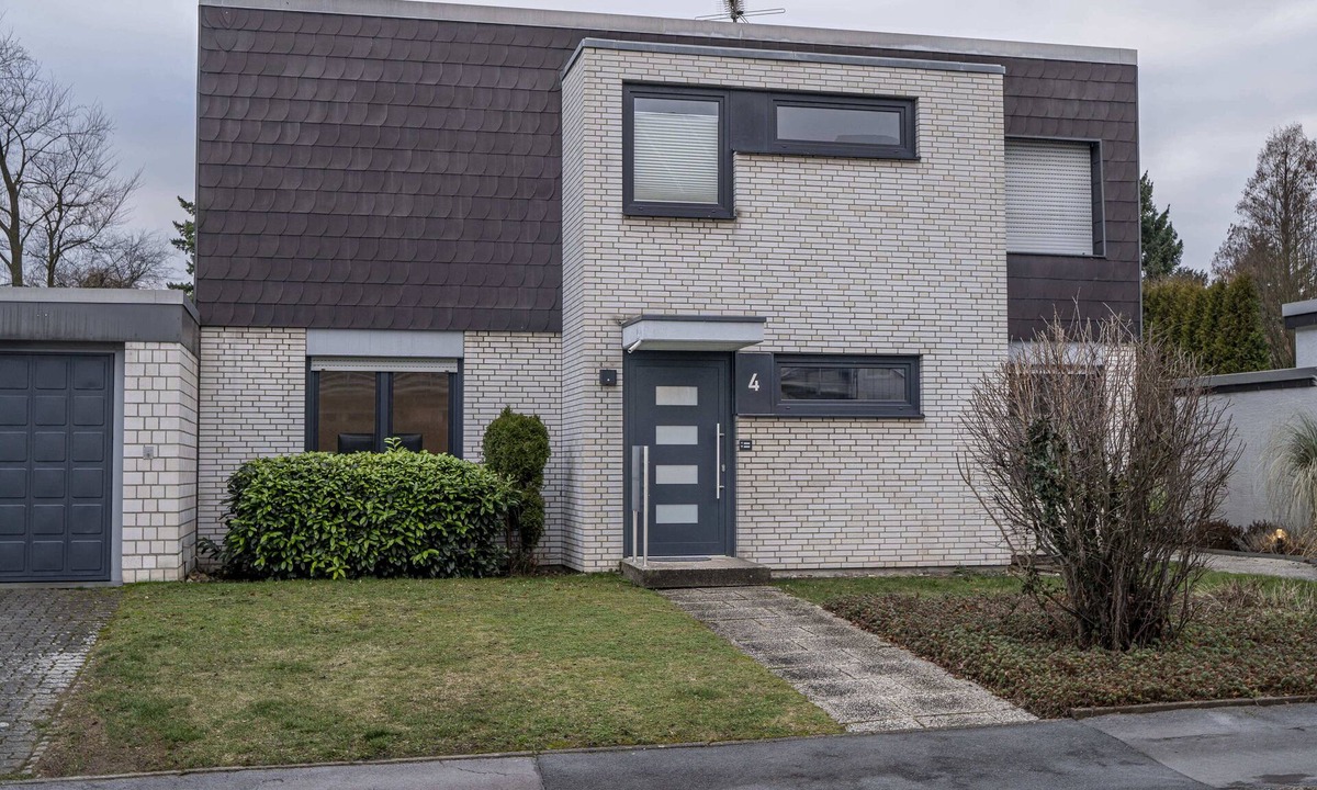 Dortmund Apartment | FOR 2, kitchen, queen-size bed, fast internet