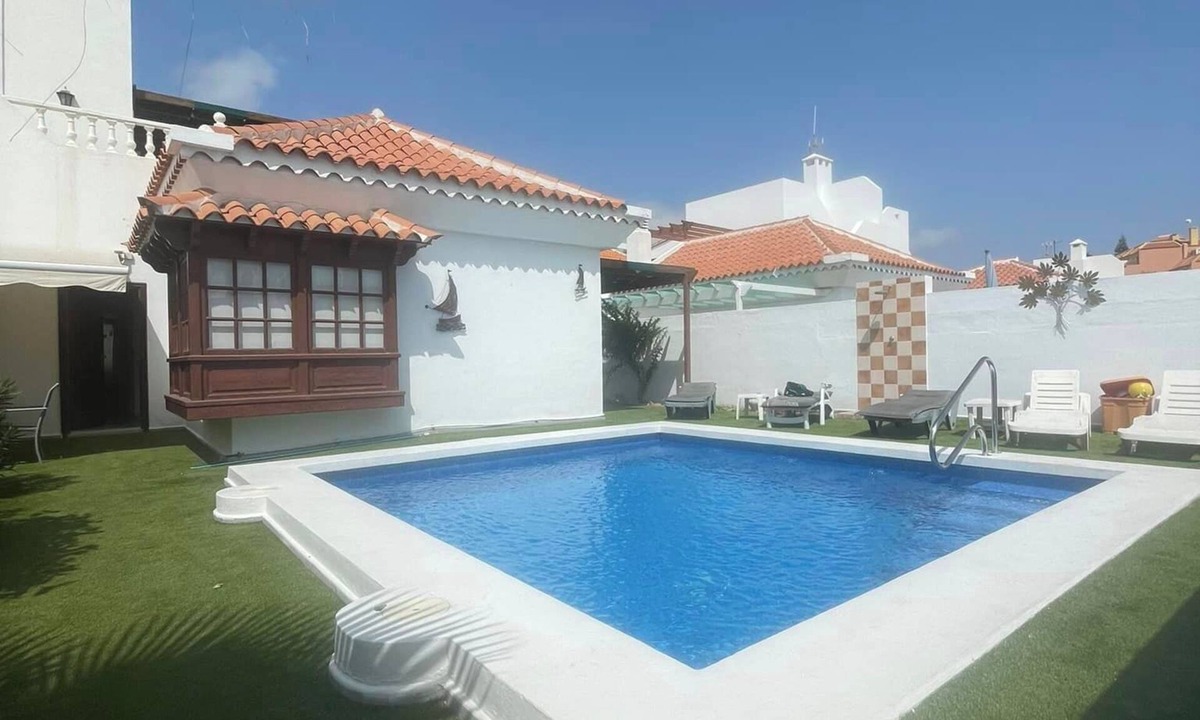 La Caleta Villa | Four Bedroomed Private Villa and Pool for Families or Couples, La Caleta, Adeje