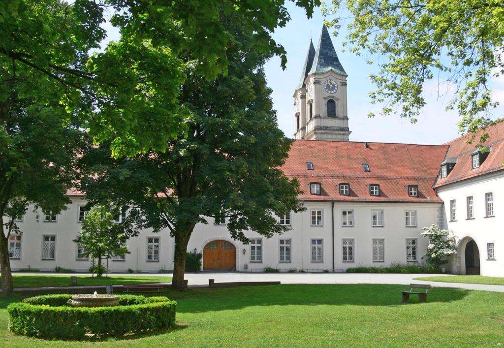 Niederalteich Hotel | Gäste- und Tagungshaus der Abtei Niederaltaich, Erholung, Entspannung, Besinnung, Auszeit und Entschleunigung, Byzantinische Kirche,