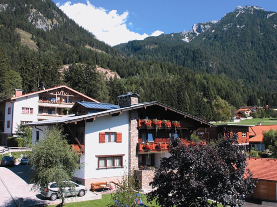 Maurach Apartment | Gästehaus Alpina