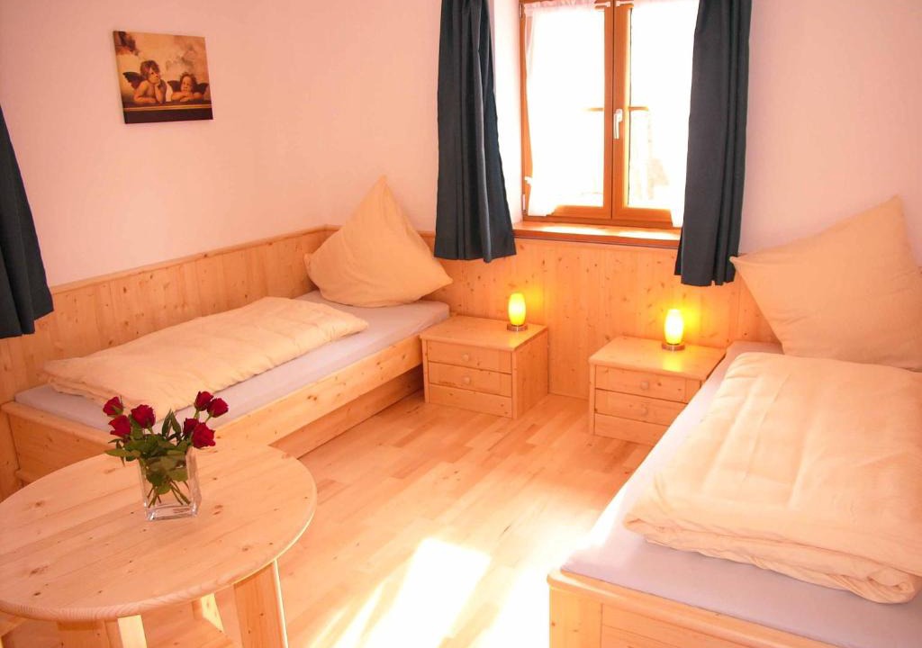 Lenggries Apartment | Gästehaus Weissenbauer