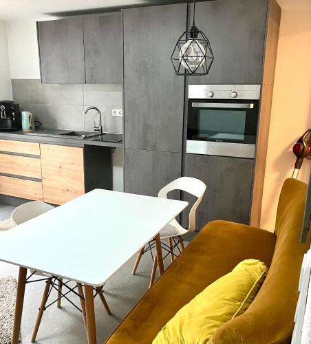 Hirschaid Apartment | Garten Apartment für Hundefreunde umzäunt Souterrain