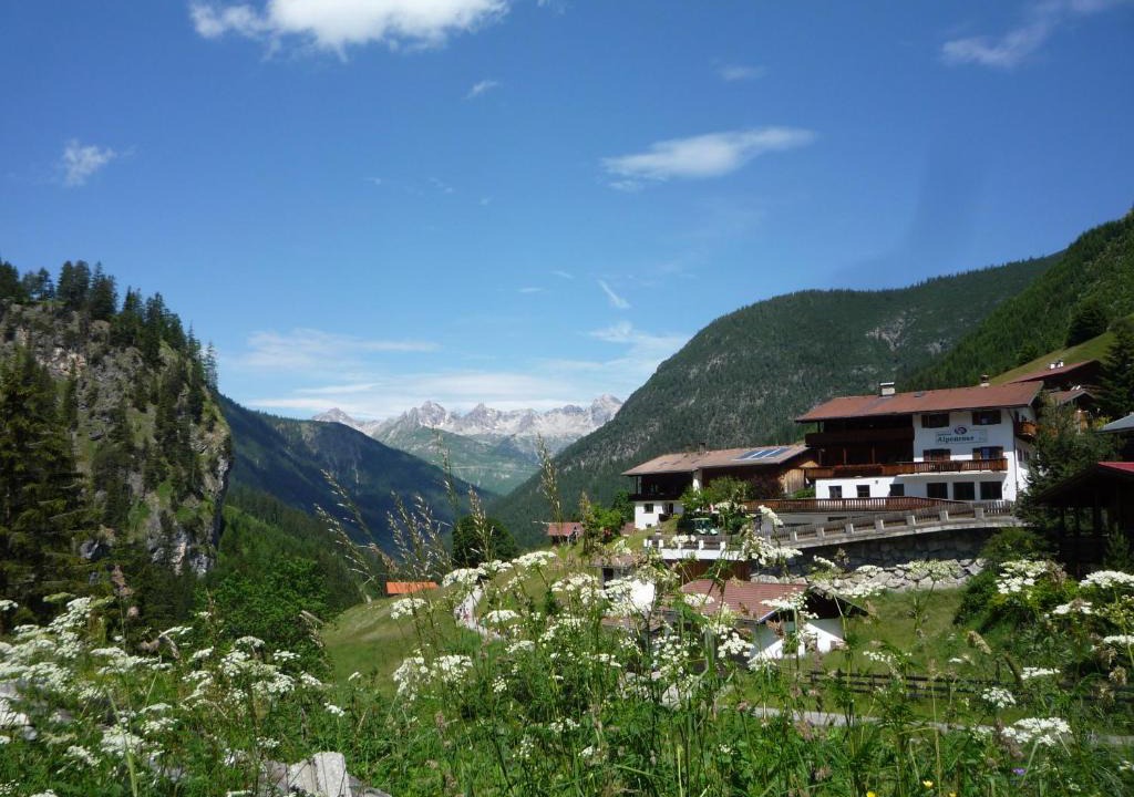 Gramais Hotel | Gasthaus Alpenrose
