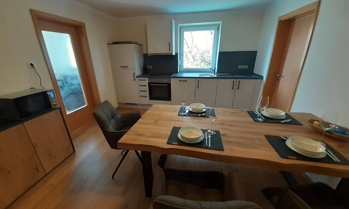 Johanniskirchen Apartment | Gemütliche Ferienwohnung für bis zu Fünf Persone mit Terrasse