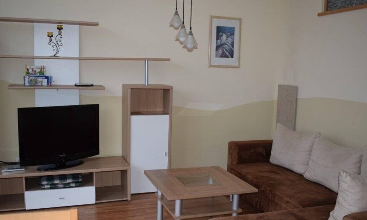Bergrheinfeld Apartment | Gemütliche Ferienwohung (49qm) mit Balkon und Ausblick über Mainufer