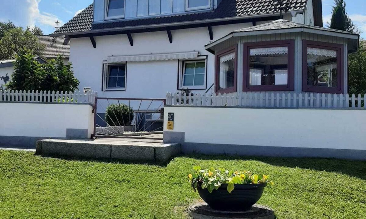 Leeder Apartment | Gemütliche Naturnahe Ferienwohnung in Oberbayern