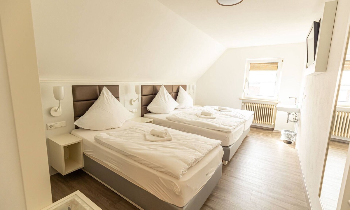 Hollfeld House | Gemeinschaftunterkunft 2 - Zi. 10 - DBZ - Gasthof Schrenker