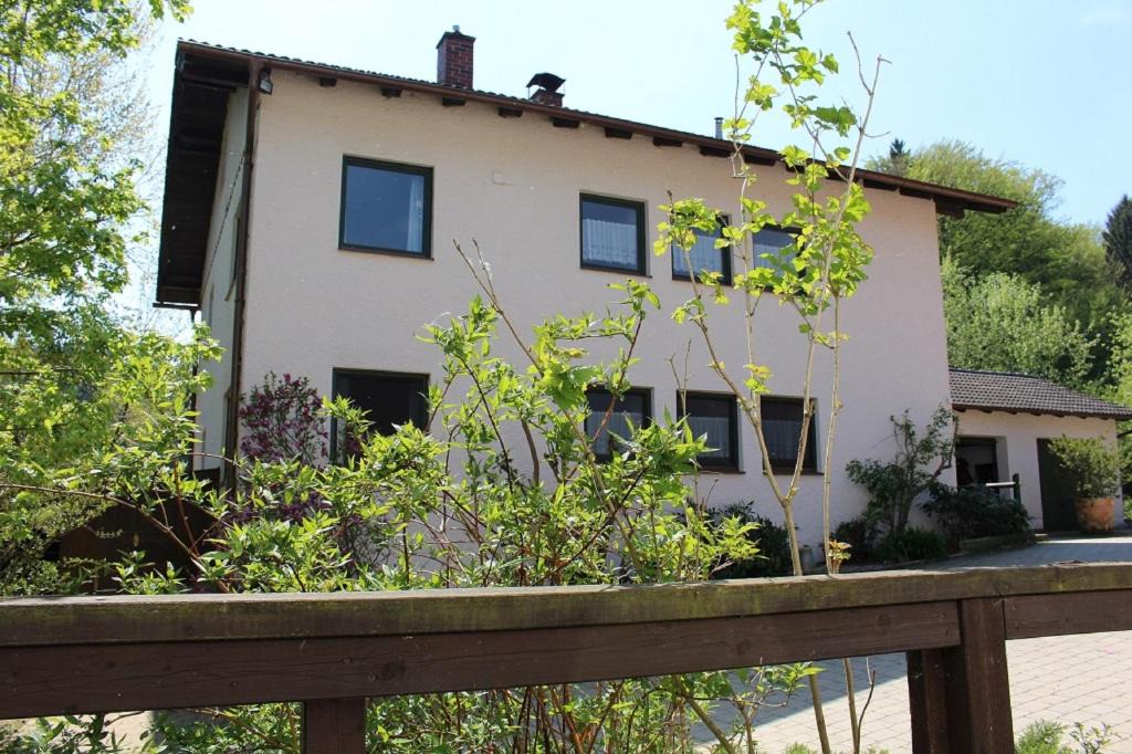 Egging House | GENSLEITEN