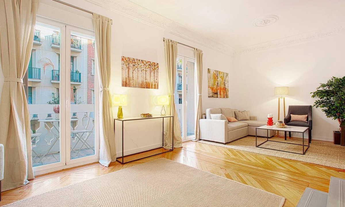 Almagro Apartment | Genteel Home Chamberí