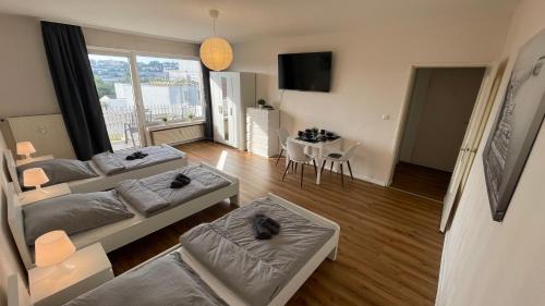 Luedenscheid Apartment | GNA01 - Große Wohnung mit 7 Betten, große Küche, 2 Balkone & Parkplatz