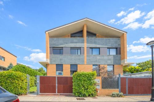 Esteribar House | Gran chalet con amplio jardín próximo a Pamplona