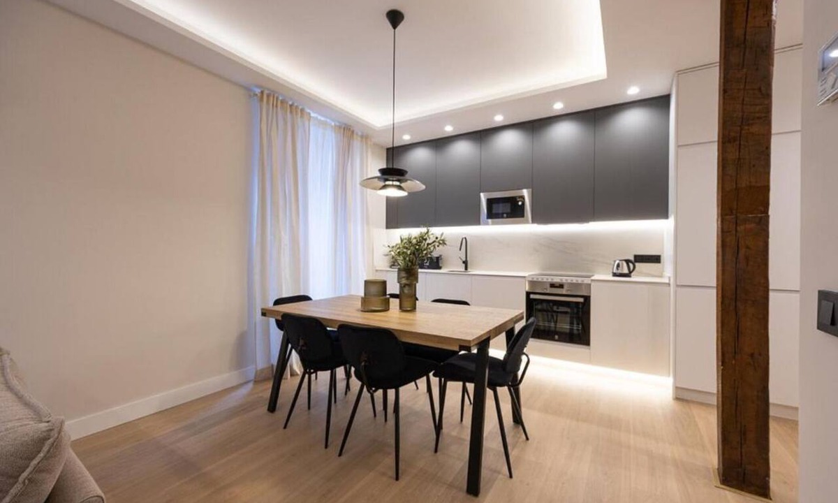 Palacio Apartment | Grand Opera - Refined Building, several apartments in the Heart of Madrid!