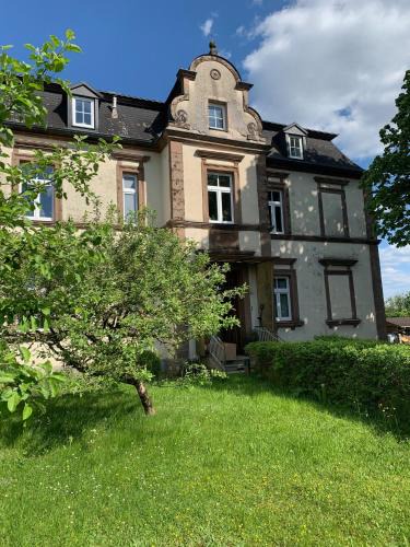 Neustadt am Kulm Apartment | Große Ferienwohnung in einer Villa im Grünen