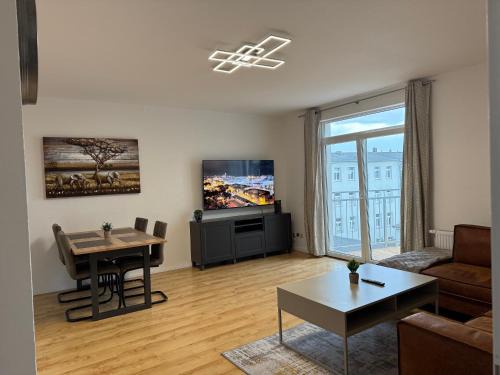 Ostorf Apartment | Große Wohnung mit XXl-Balkon in Schwerin Mitte