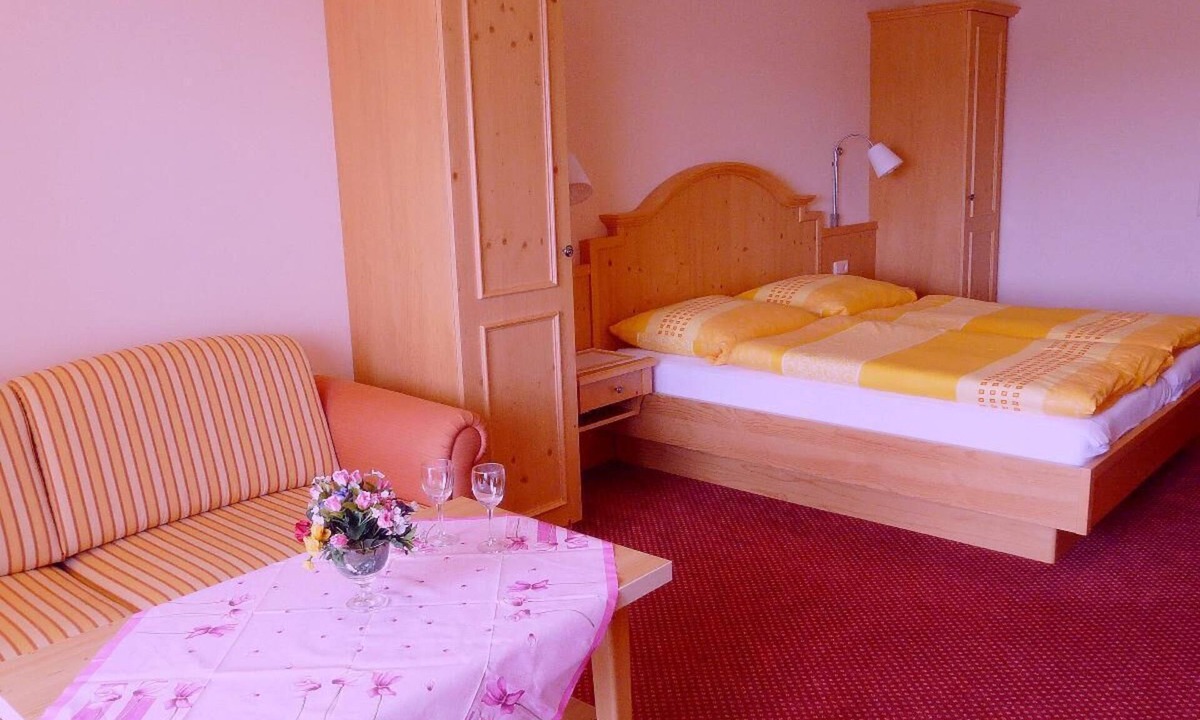 Glashutt Apartment | Großzügiges und Freundlich Eingerichtetes Appartement mit Modernem Dusch-badezimmer
