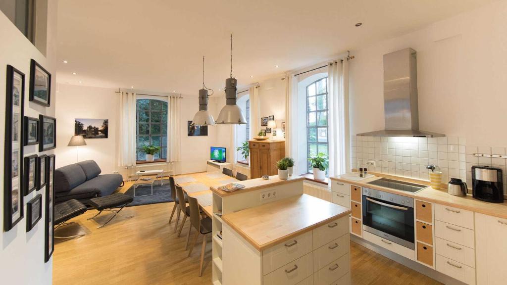 Stadtlohn Apartment | Grosse Luxus-Ferienwohnung im alten Lokschuppen