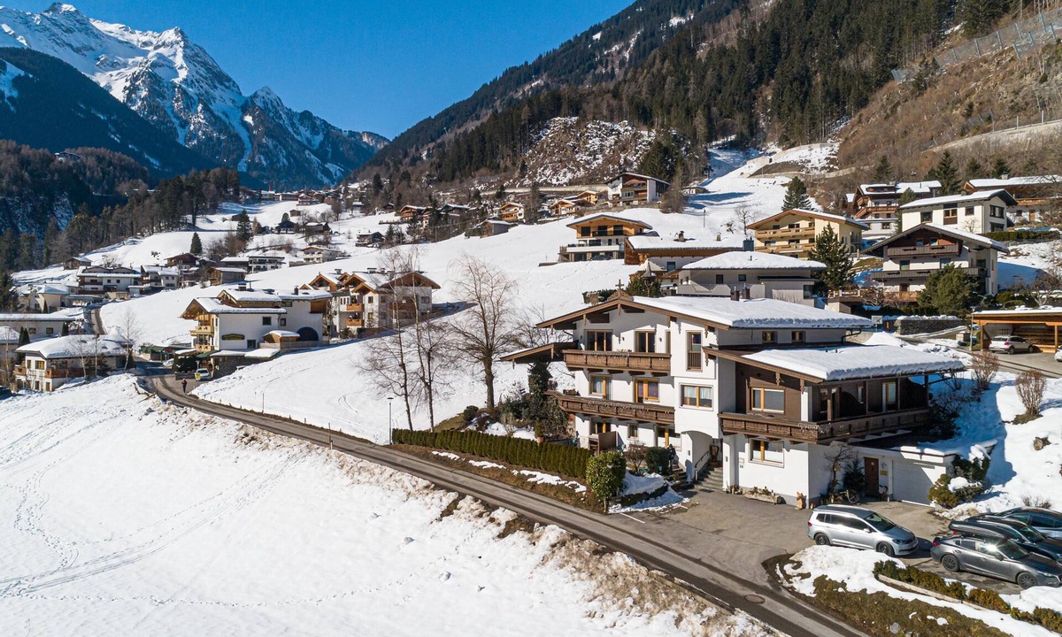 Finkenberg House | Group house with garden close to ski resort