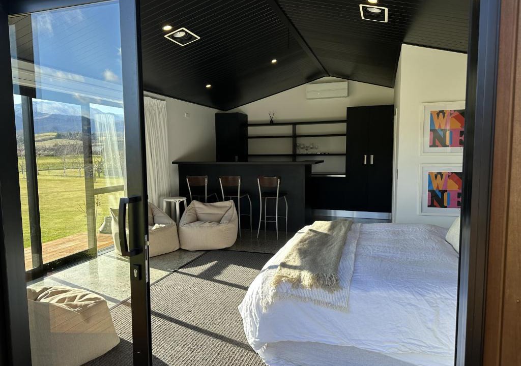 Speargrass Flat House | Guest House with a Stunning View