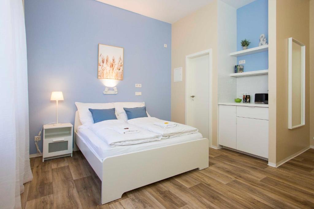 Mitte House | GuestHouse Köhn51, zentral gelegene, stilvoll eingerichtete Zimmer mit eigener Teeküche