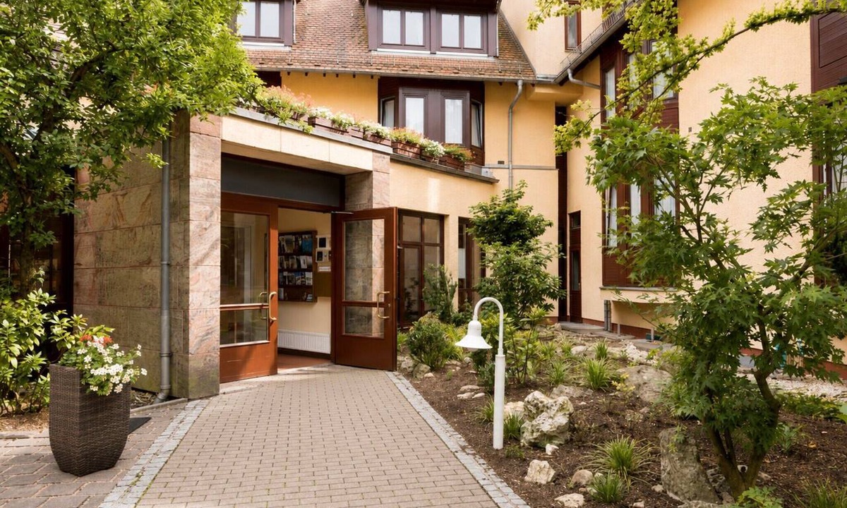 Altenfurt Nord Apartment | H+ Hotel Nürnberg by Sunday Studio