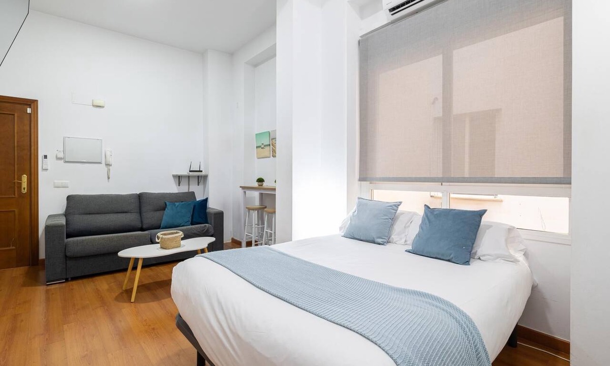 San Felipe Neri Apartment | H2M Carreteria 97 Loft Interior-Quiet-in old town
