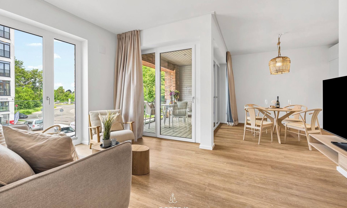 Travemuende Apartment | Hafenliebe: Your Seaside Retreat with Balcony & Sea Views