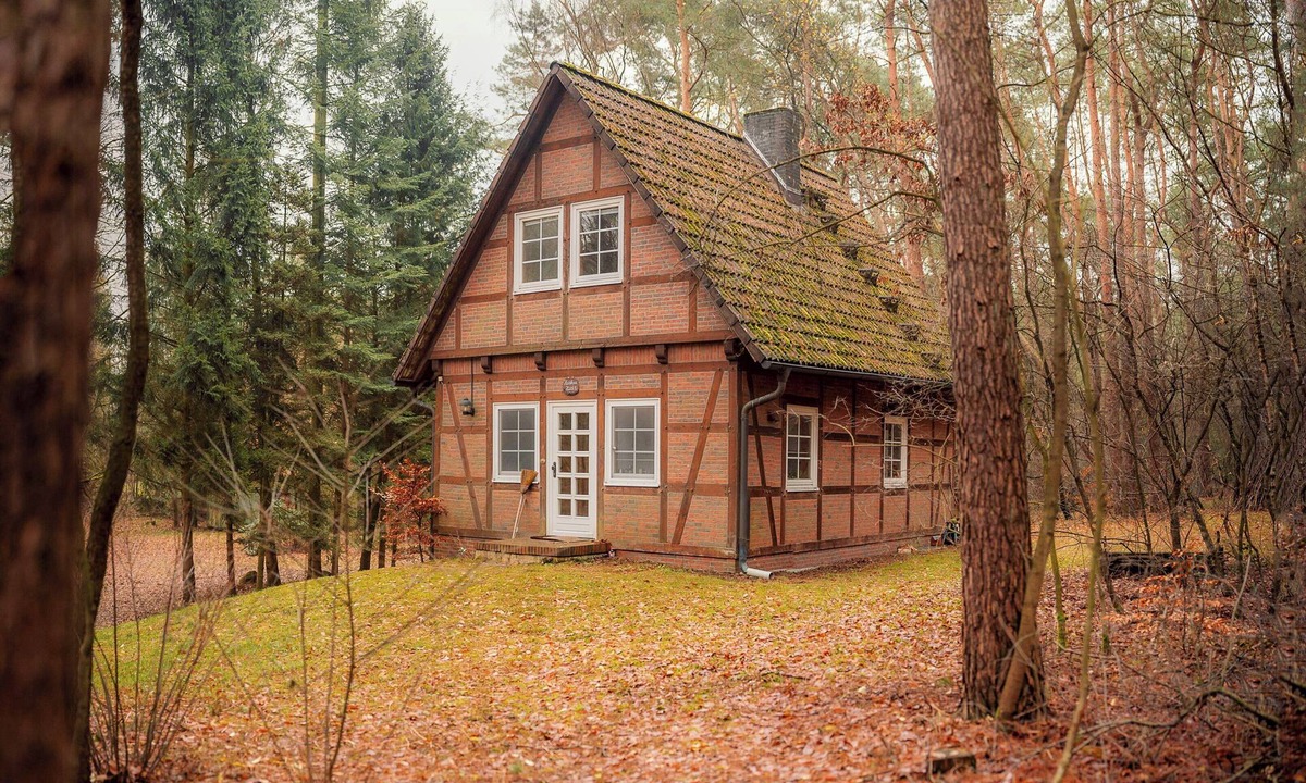 Bendingbostel House | Half-timbered house in the middle of the forest