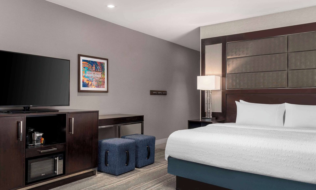 Worcester Hotel | Hampton Inn & Suites Worcester