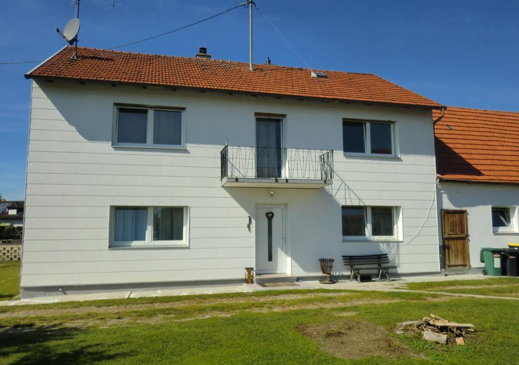 Neuburg Apartment | Haus - 4 Zimmer - 2 Bad - 1Küche, bis 8 Personen