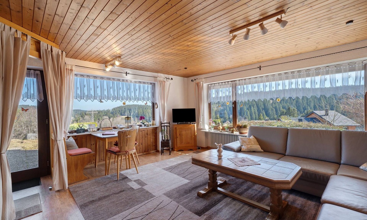 Schoenwald Apartment | Haus Hölltalblick Apartment '70 Qm' with Private Terrace, Shared Garden and Wi-Fi
