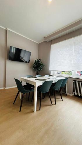 Ibbenbueren Apartment | Haus Rasink I Monteure I Teams I 160m2 I 5 Z I Terrasse I P I 2 WC I Küche I Smart TV