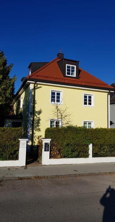 Ramersdorf Apartment | Helle und ruhige Dachgeschosswohnung