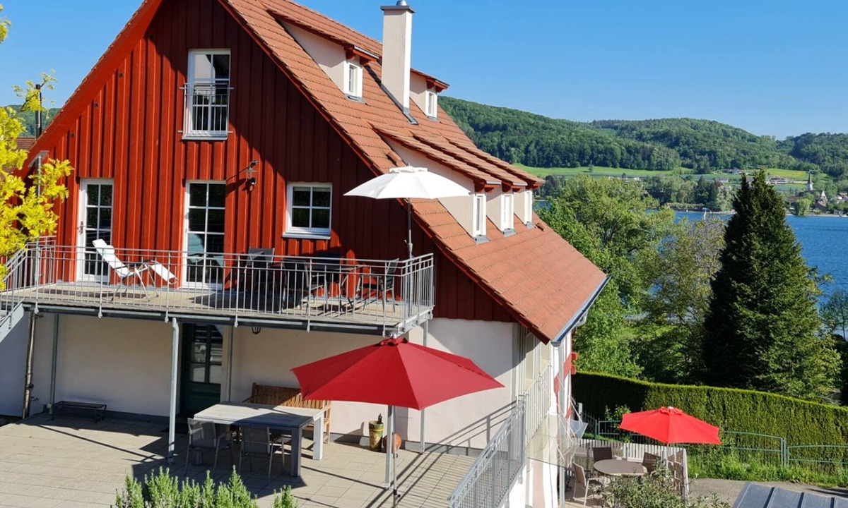 Ohningen Apartment | Historic timbered house with panoramic sea view, 200 m from the lake