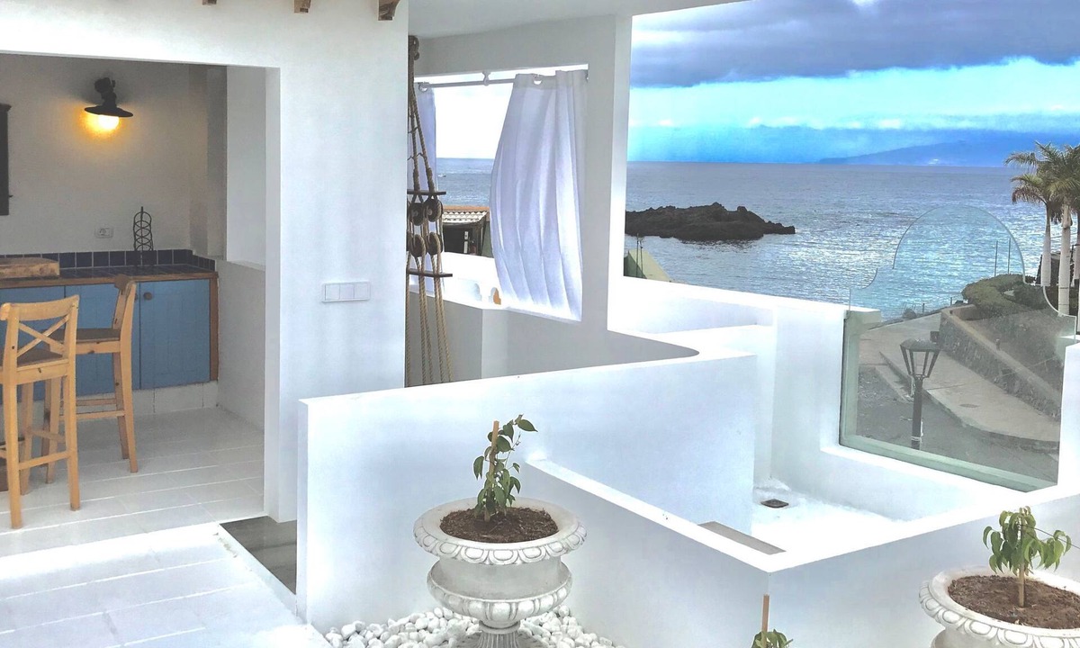 Alcala House | Historische Strandvilla by Interhome
