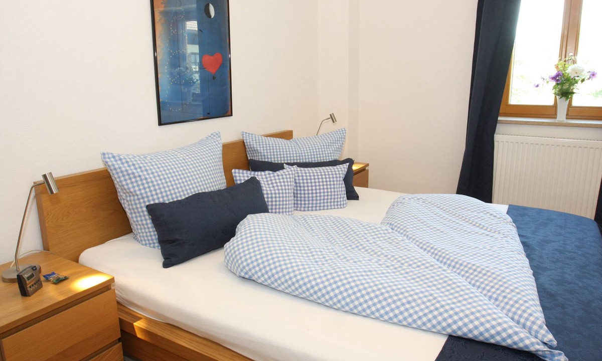 Grabenstatt Apartment | Hochgern vacation apartment for 1 - 4 people, large, covered balcony, mountain view