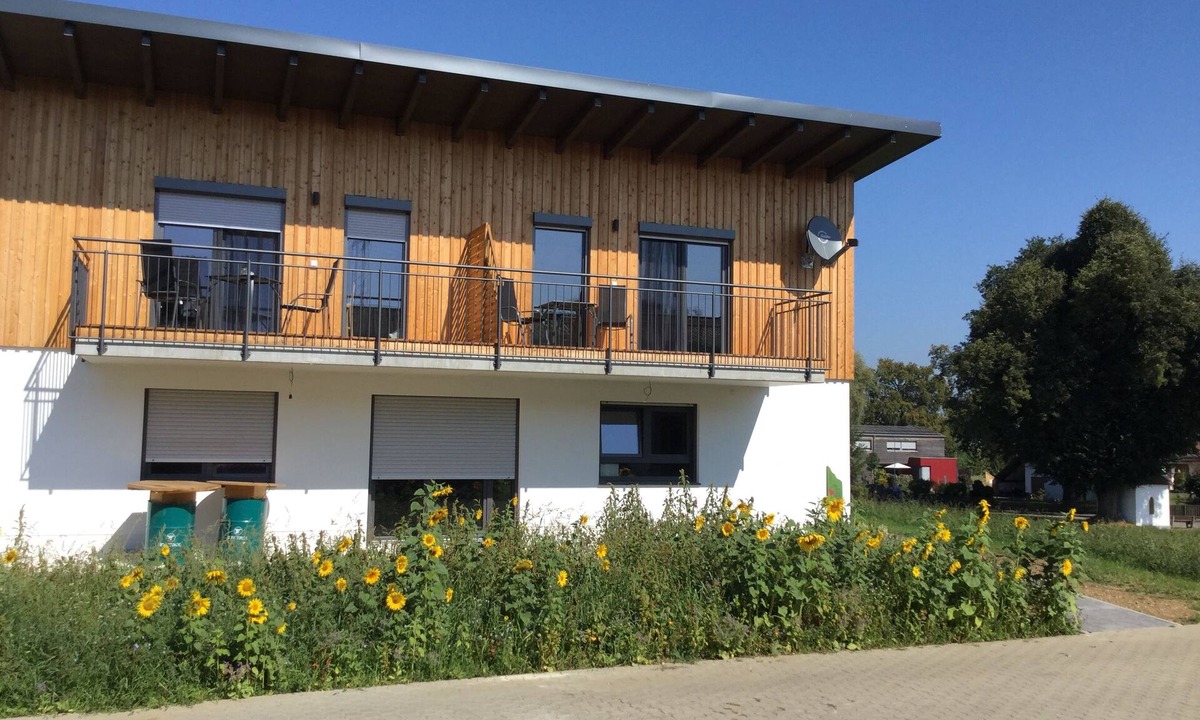 Dillingen an der Donau Apartment | Hochwertig und modern möbliertes 55qm großes Feriendomizil mit Balkon