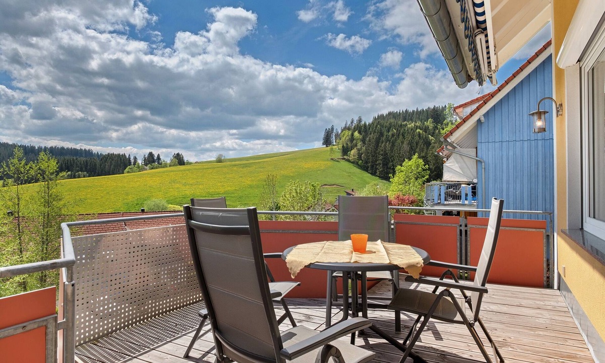 Furtwangen House | Holiday Home 'Am Kussenhof' with Mountain View, Balcony and Wi-Fi