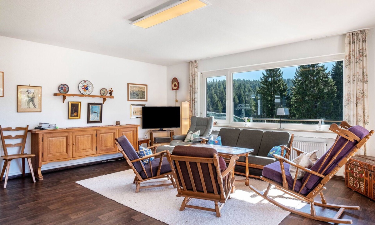 Schoenwald House | Holiday Home 'Gutach' with Mountain View, Shared Garden and Wi-Fi