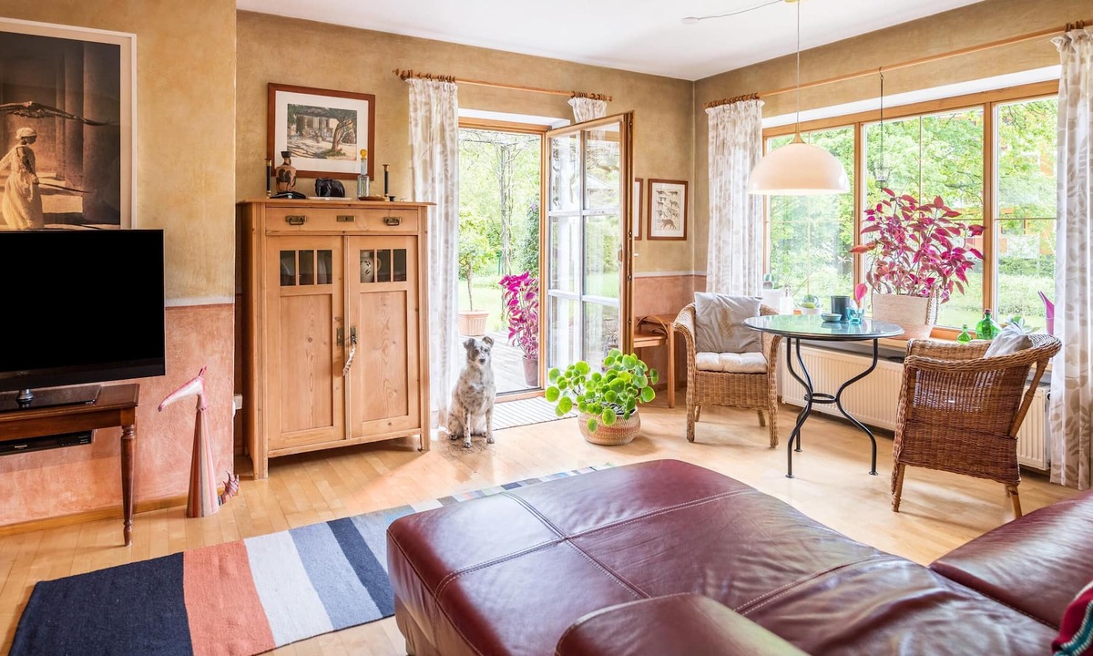 Schwob Apartment | Holiday Apartment "Sonnenröschen" with Wi-Fi, Terrace & Mountain View