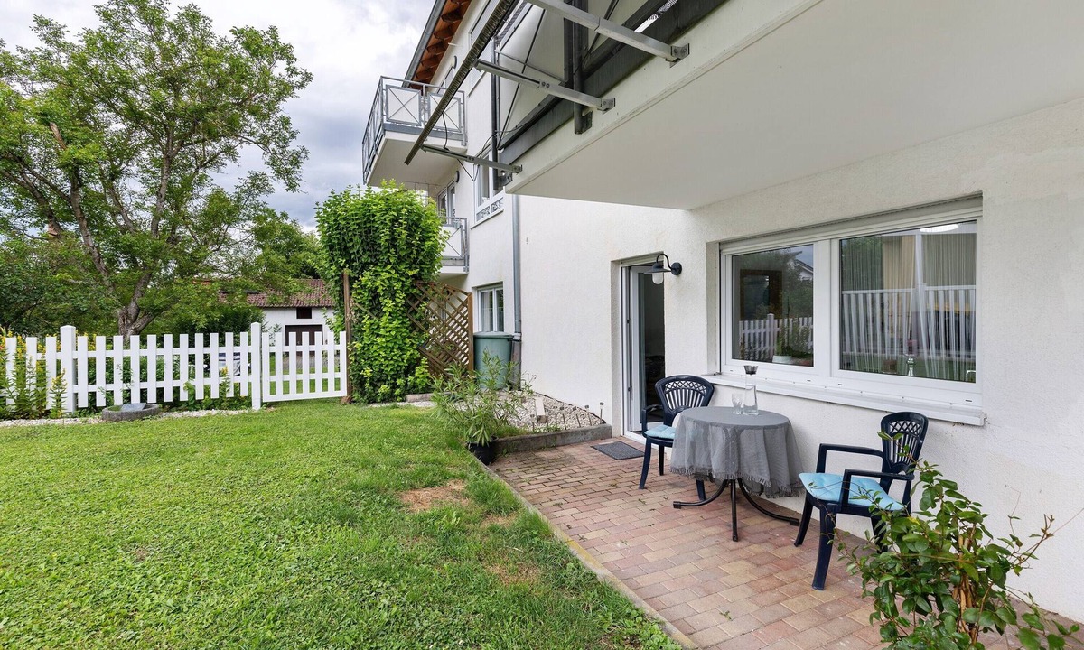 Gemarkung Oschingen Apartment | Holiday Apartment 'Albgängerle' with Mountain View, Private Terrace and Wi-Fi