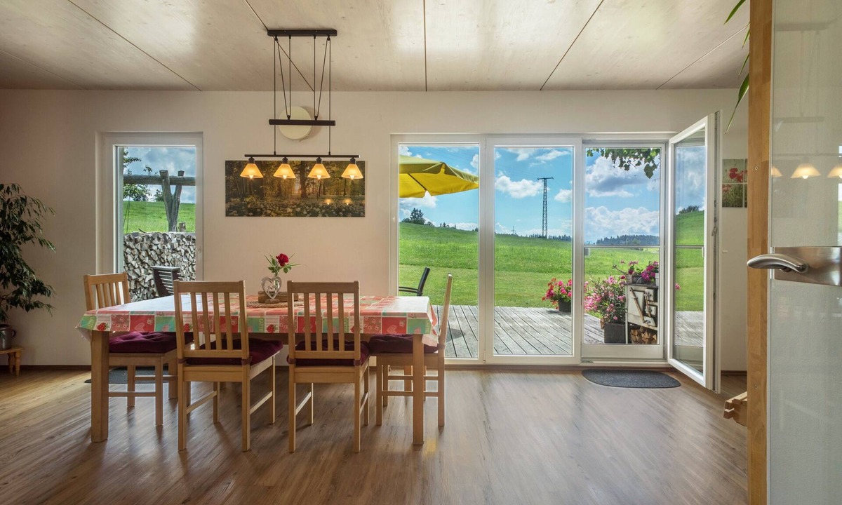 Neukirch Apartment | Holiday Apartment "Buche" with Wi-Fi, Mountain View, Terrace & Garden