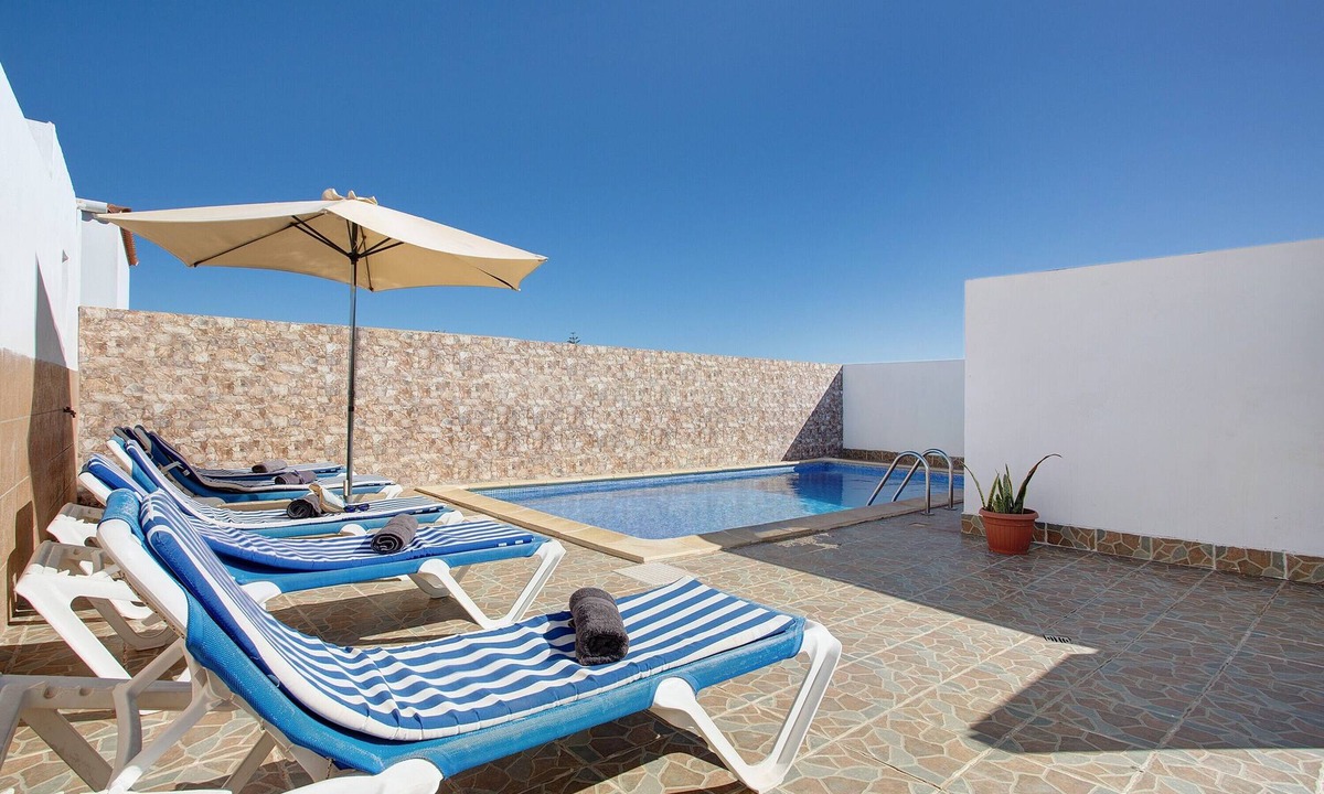 Villaverde Apartment | Holiday Apartment 'Casa Tomás B' with Sea View, Shared Pool and Wi-Fi